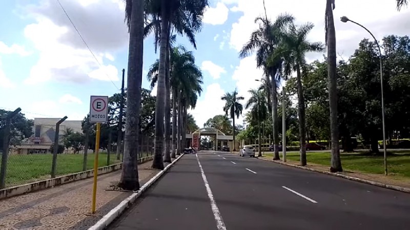 Polícia tenta identificar homem encontrado morto em campus de universidade em Araçatuba