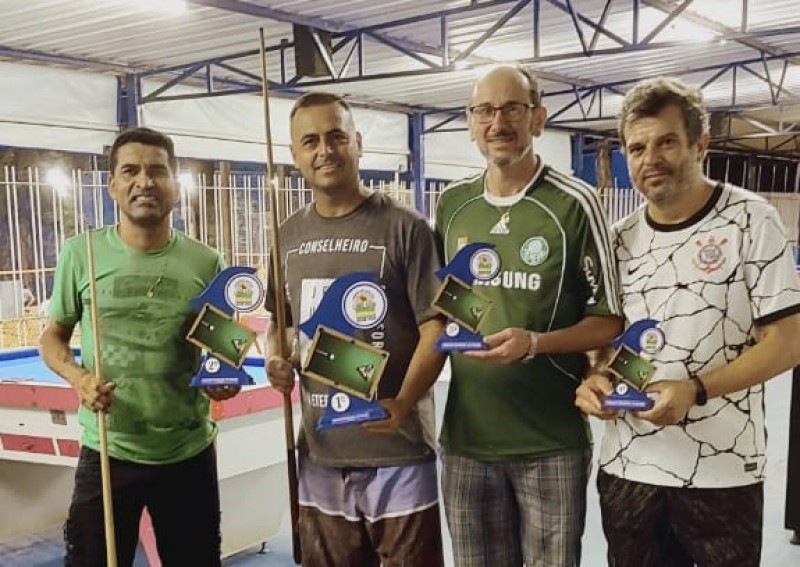 Premiados vencedores do Torneio de Bilhar