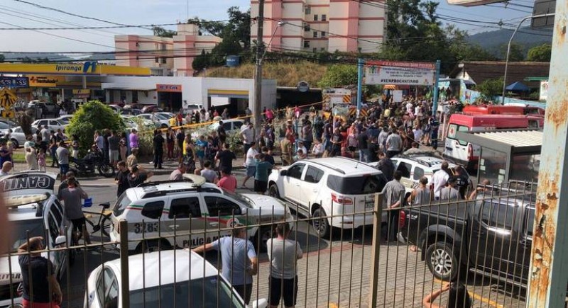 Quatro crianças são mortas em ataque a creche em Blumenau; homem foi preso