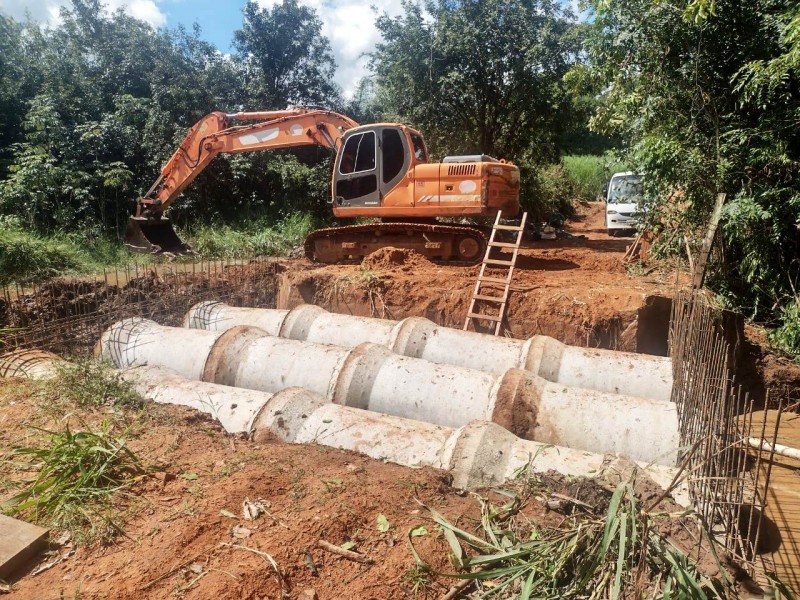 Secretaria de Obras prossegue com construção de ponte do Galinari