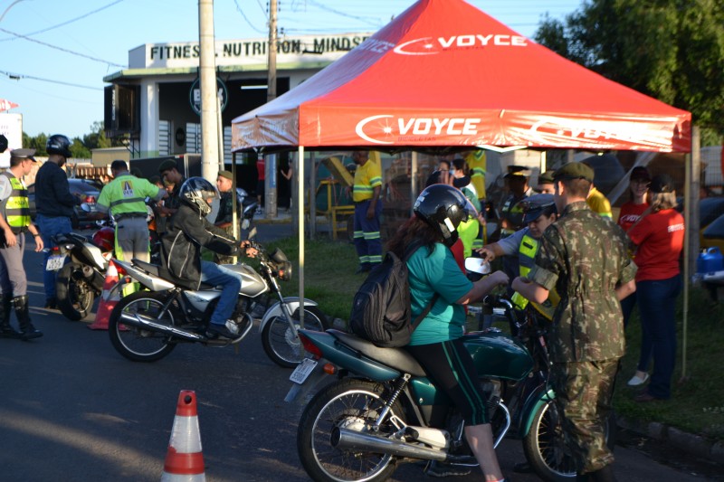 Polícia Rodoviária e parceiros promovem ações da campanha ‘Maio Amarelo’