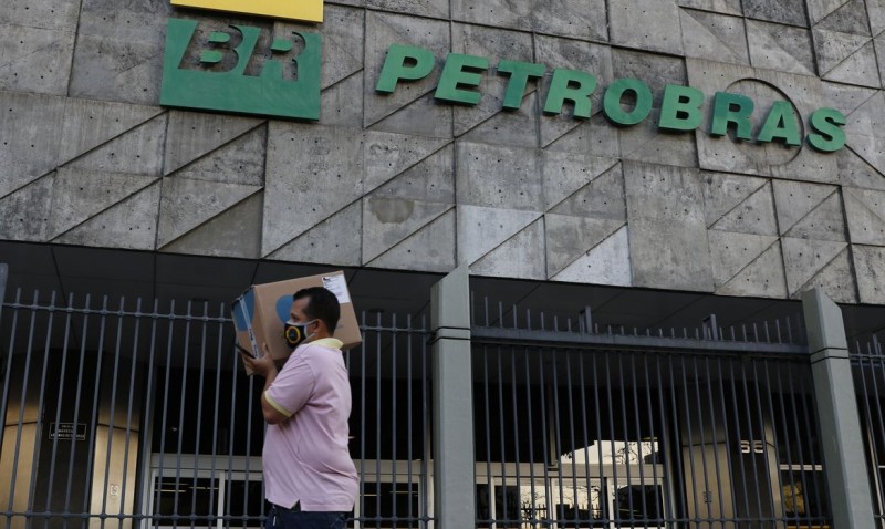 Petrobras reduz em R$ 0,44 valor do diesel e em R$ 0,40 o da gasolina