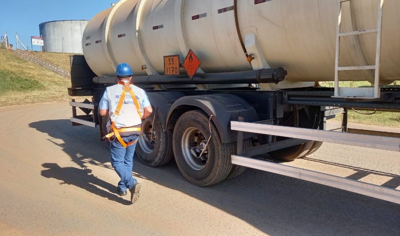 Ipem verifica veículos que transportam produtos perigosos e tacógrafo na Rondon
