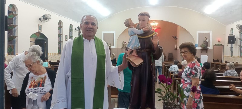 Dia de Santo Antônio é celebrado com procissão e missa