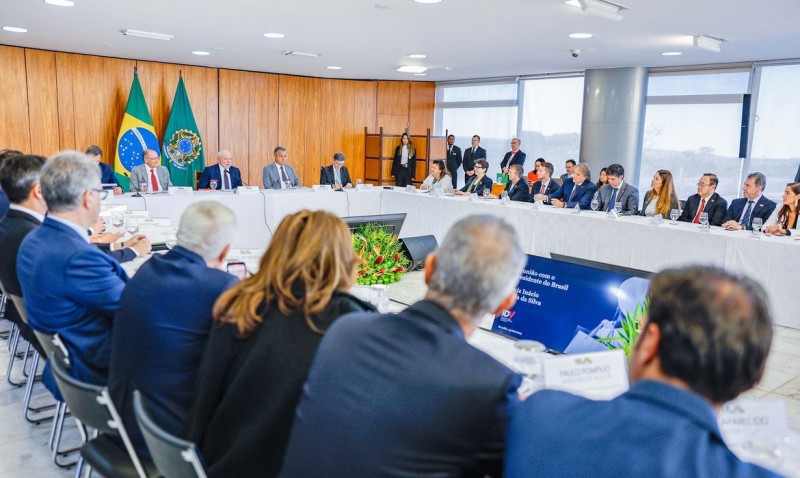 Varejistas vão ao Planalto e tratam de juros, crédito e concorrência