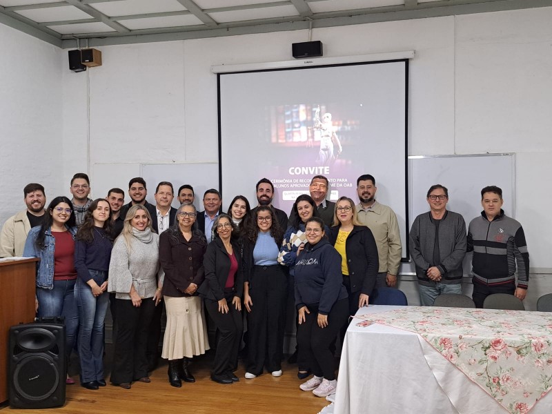 Turma de Direito da Funepe celebra aprovação no exame da OAB