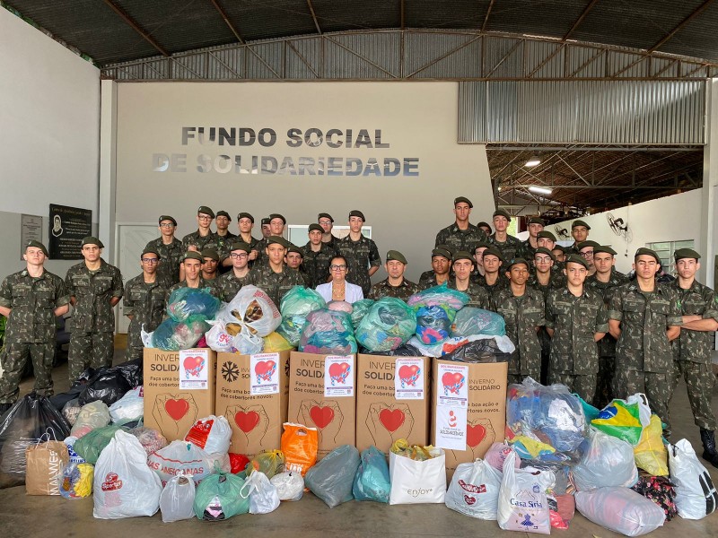 Tiro de Guerra entrega mais de 3 mil peças para a Campanha do Agasalho