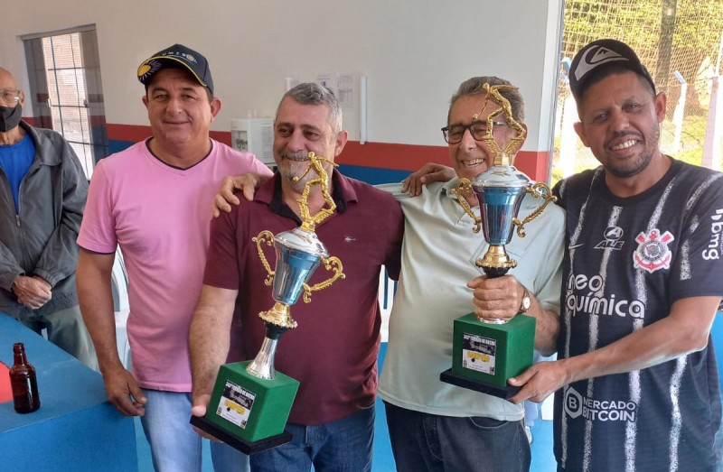 Premiados os vencedores do Torneio de Bocha no Lago Azul