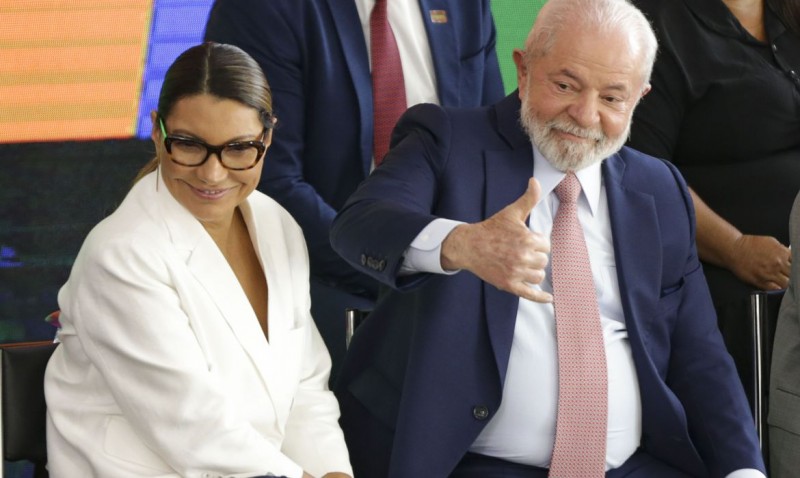 Lula embarca para a Bélgica para discutir cooperação com europeus