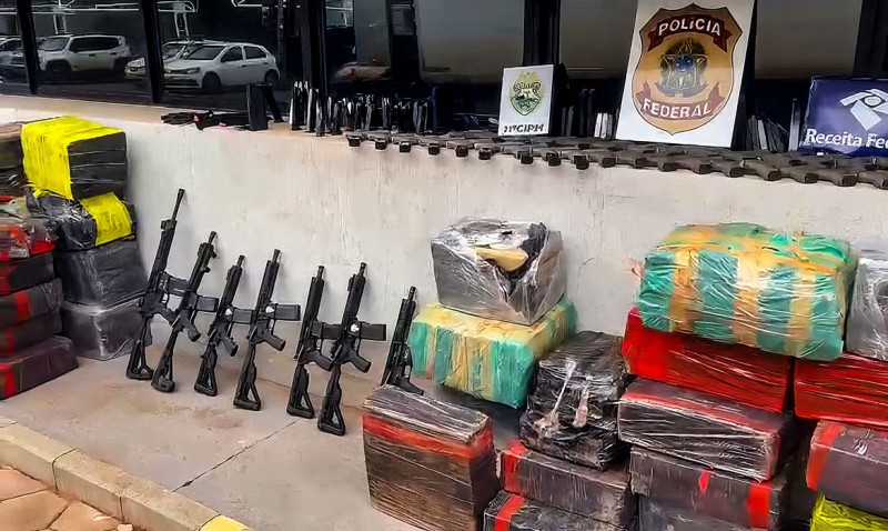 PF apreende grande quantidade de maconha e armas no Paraná