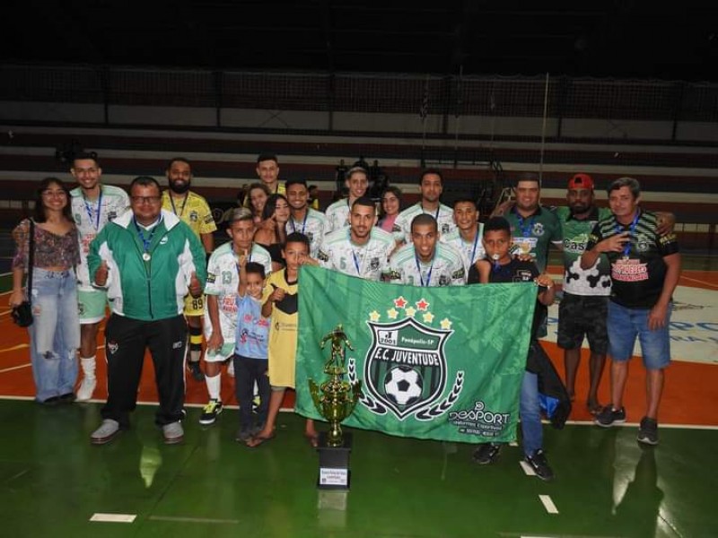 Juventude / Casa das Ferragens é campeão do Futsal Férias