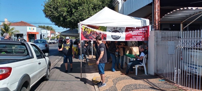 Feijoada Beneficente do Clube dos 25 acontece neste sábado