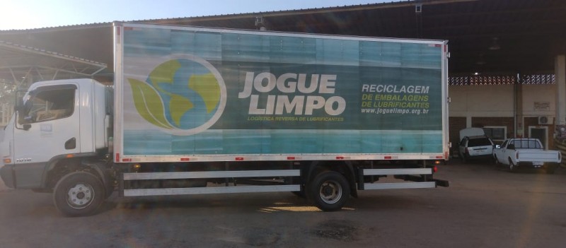 Daep e Instituto Jogue Limpo realizam campanha de orientação para descarte de resíduos de óleo e lubrificantes