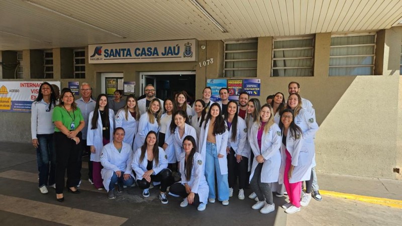 Turma 3 do curso de Medicina da Funepe visita Santa Casa de Jaú