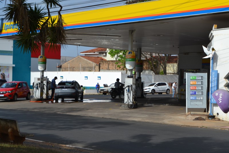 Litro da gasolina sobe e chega a quase R$ 6 nos postos de Penápolis