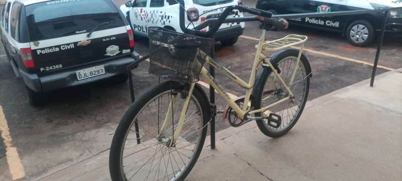 PM prende homem após furto de bicicleta em estacionamento de supermercado