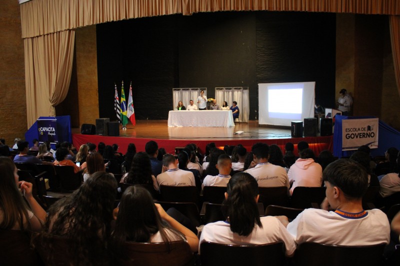 Juventude penapolense aprova propostas e elege delegados durante Conferência