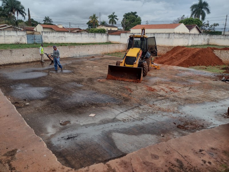 Prefeitura inicia reforma das piscinas do Parque Aquático