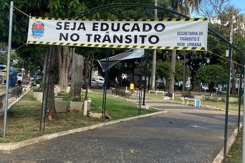 Prefeitura instala faixas educativas na Semana Nacional do Trânsito