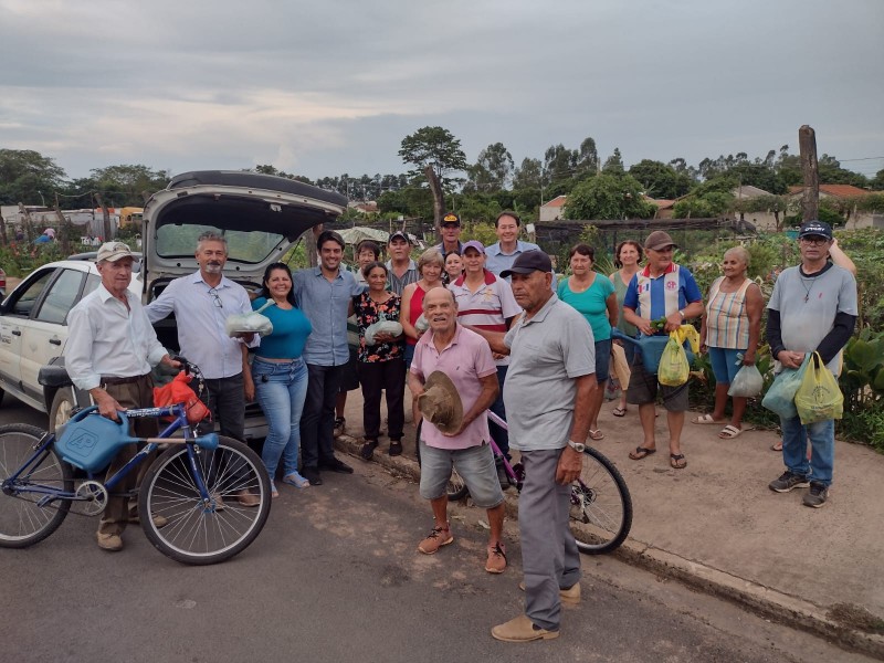 Prefeitura inicia distribuição de kits para hortas comunitárias