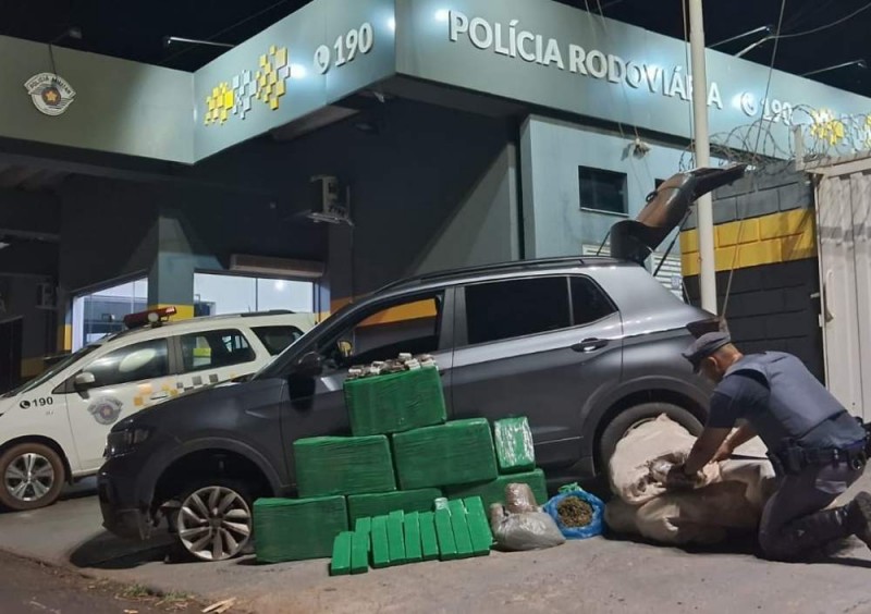 Casal é preso por escolta a carro transportando drogas