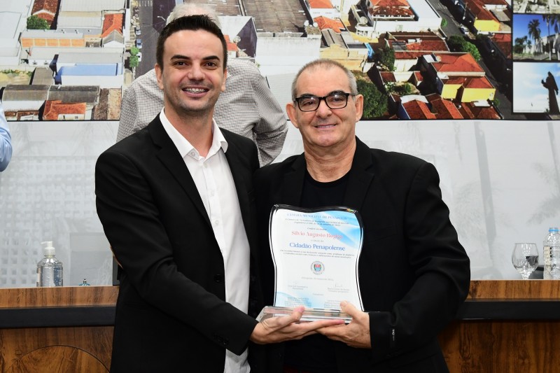 Silvio Augusto Bugiga recebe título de Cidadão Penapolense