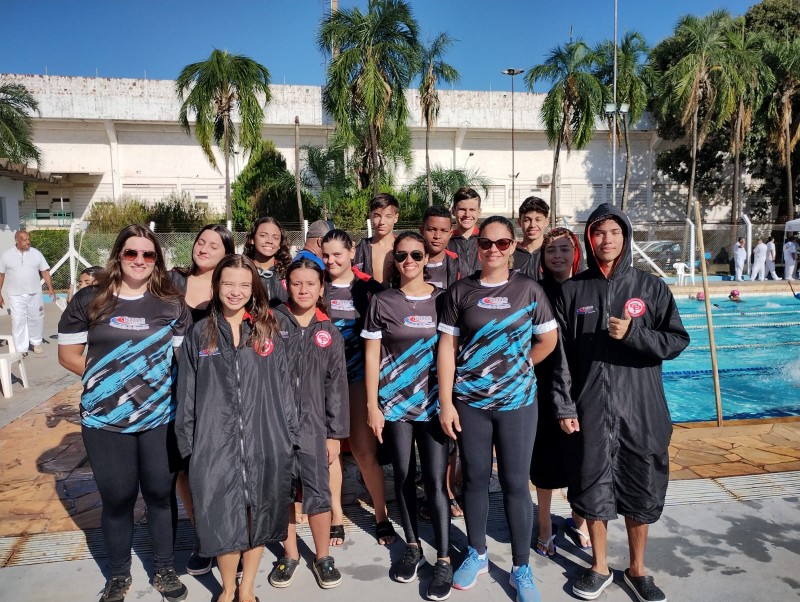Equipe de natação participa de fase regional dos Jogos da Juventude