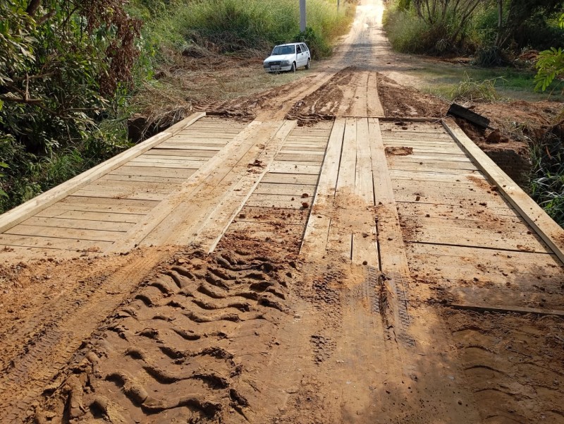 Secretaria de Obras conclui reparos em ponte no Araponga