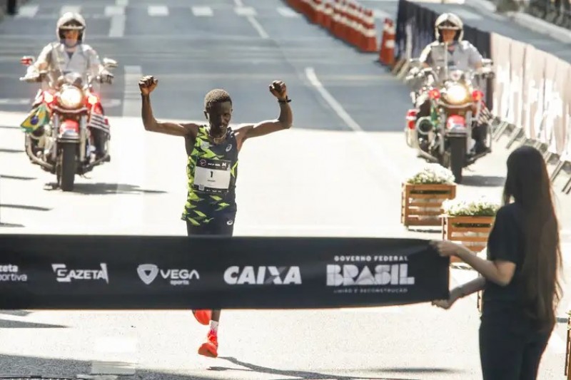 Queniano vence e brasileiro chega em quarto lugar na São Silvestre