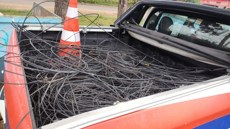 Defesa Civil faz novo recolhimento de fios soltos em vias públicas