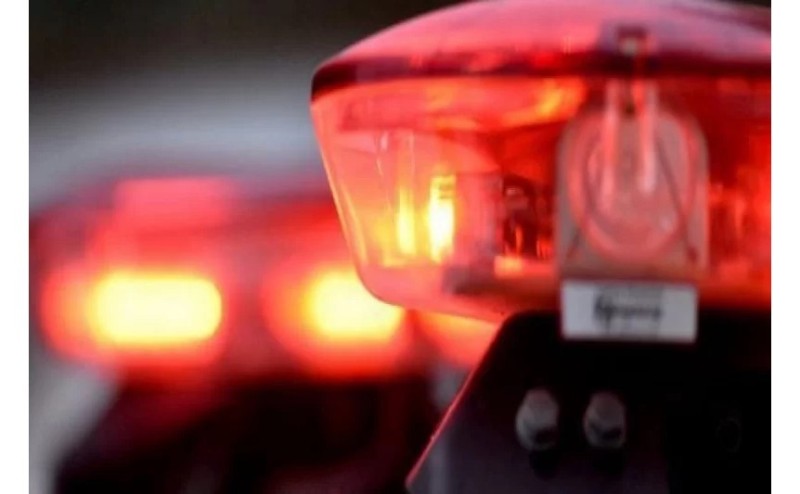 Homem é preso acusado de furtar fios de residência
