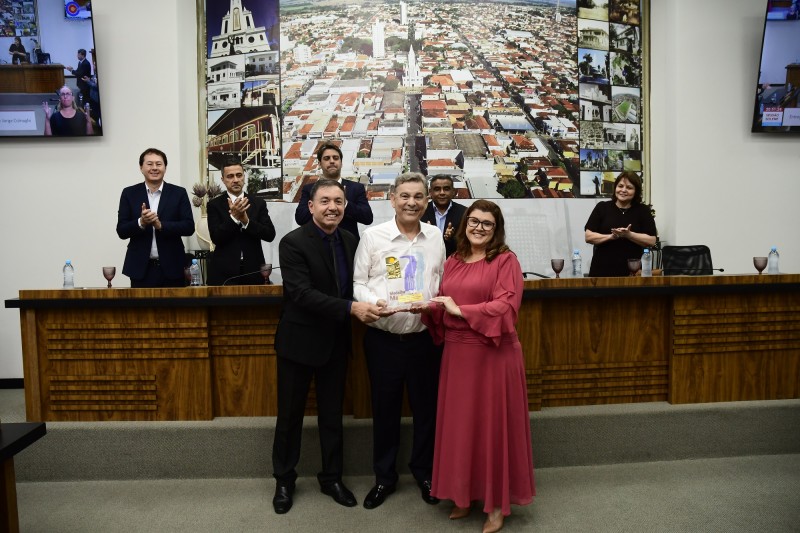 Fundação Nelly Jorge Colnaghi recebe Medalha Maria Chica