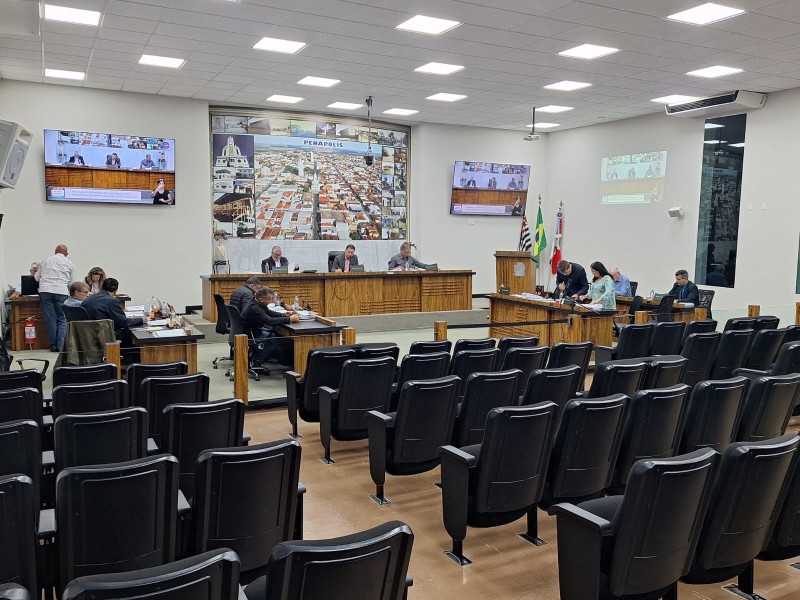Câmara Municipal votará 10 projetos em sessão na terça-feira
