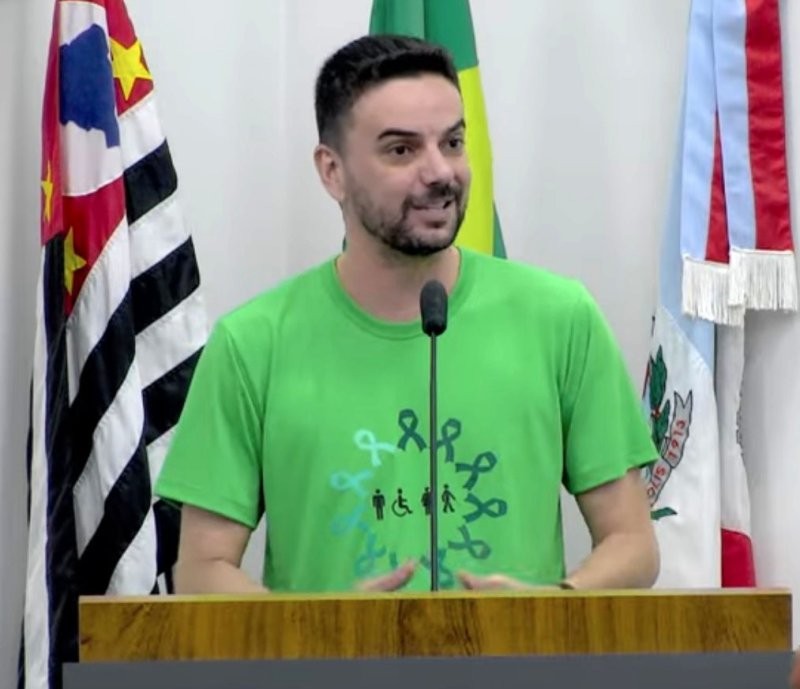 Requerimento pede tratamento para dependência de jogos on-line