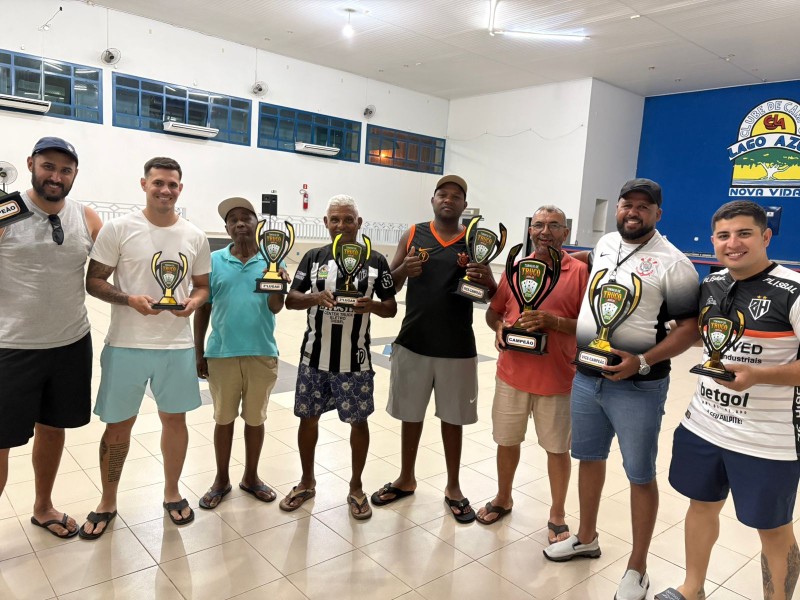 Joel e Daniel vencem torneio de truco