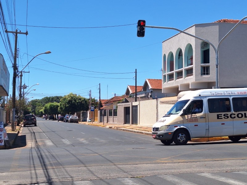 Requerimento defende câmeras de monitoramento em semáforos
