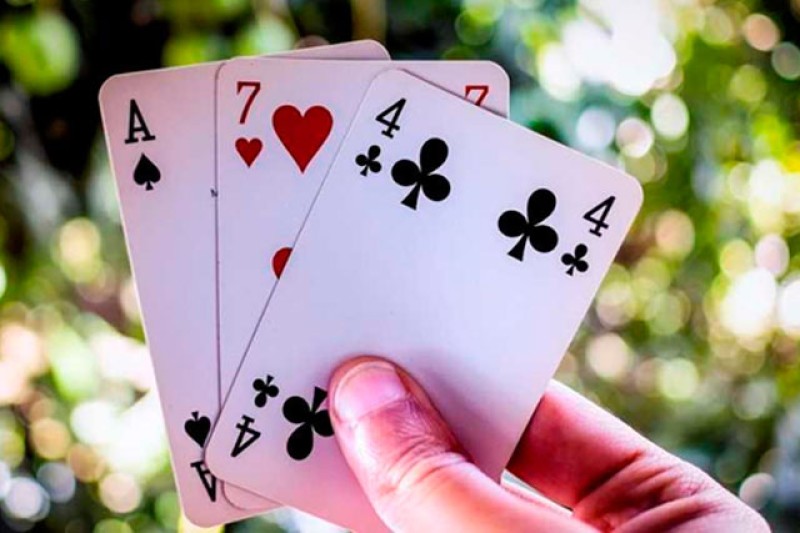 Hoje tem torneio de truco no Lago Azul