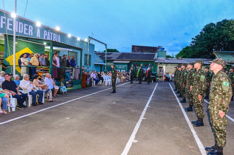 Tiro de Guerra homenageia mães e “pracinhas” penapolenses