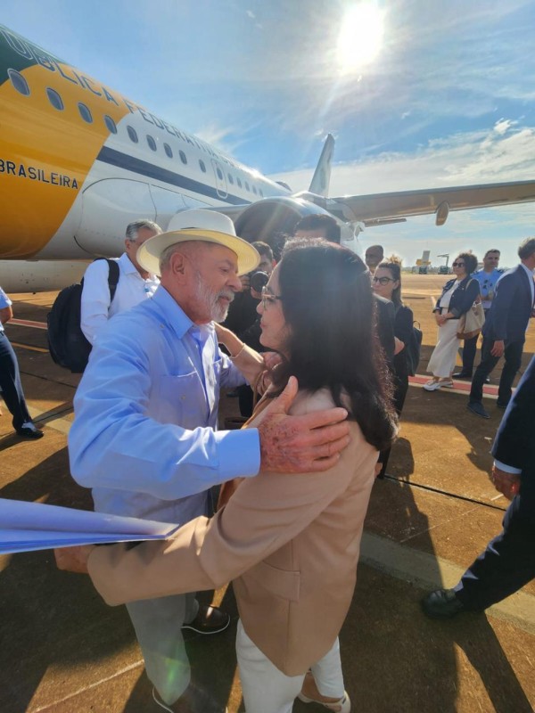 Professora Jandinéia encontra presidente Lula em Barretos