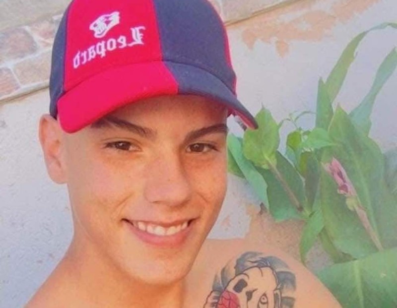 Morre jovem que bateu de moto em poste na avenida Leandro de Medeiros em Penápolis