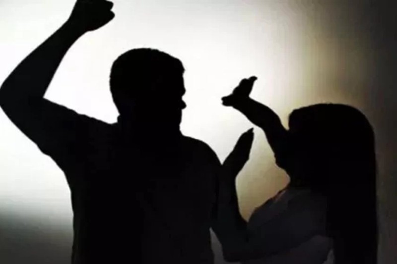 Homem é preso acusado de agredir esposa