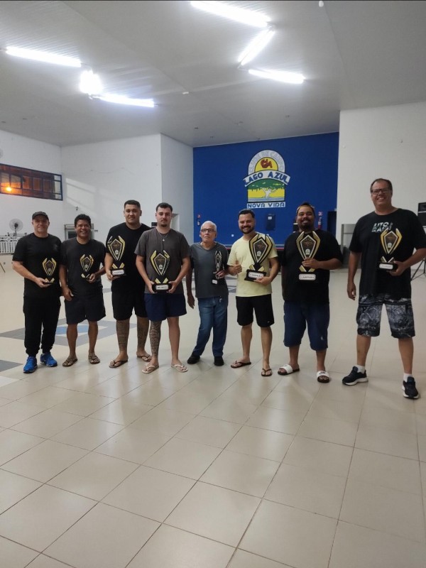 Pedro e Tallison vencem torneio de truco no Lago Azul