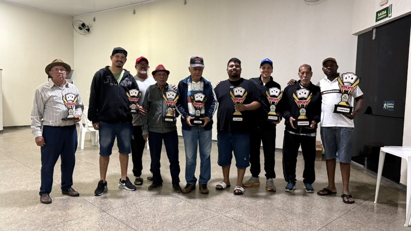 Tiago e Edison vencem Torneio de Truco no Lago Azul