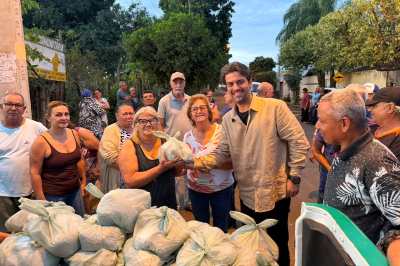 Prefeitura inicia distribuição de kits de sementes para agricultores das Hortas Comunitárias