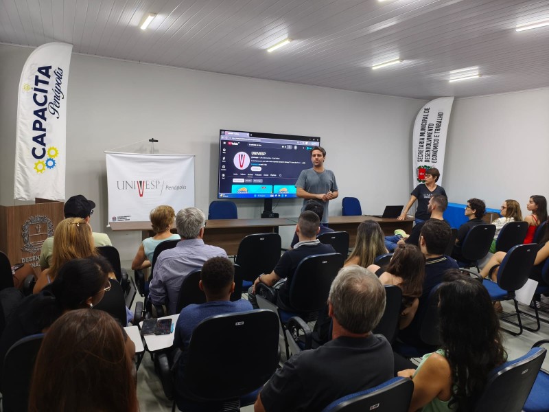 Estudantes da Univesp participam de colação de grau
