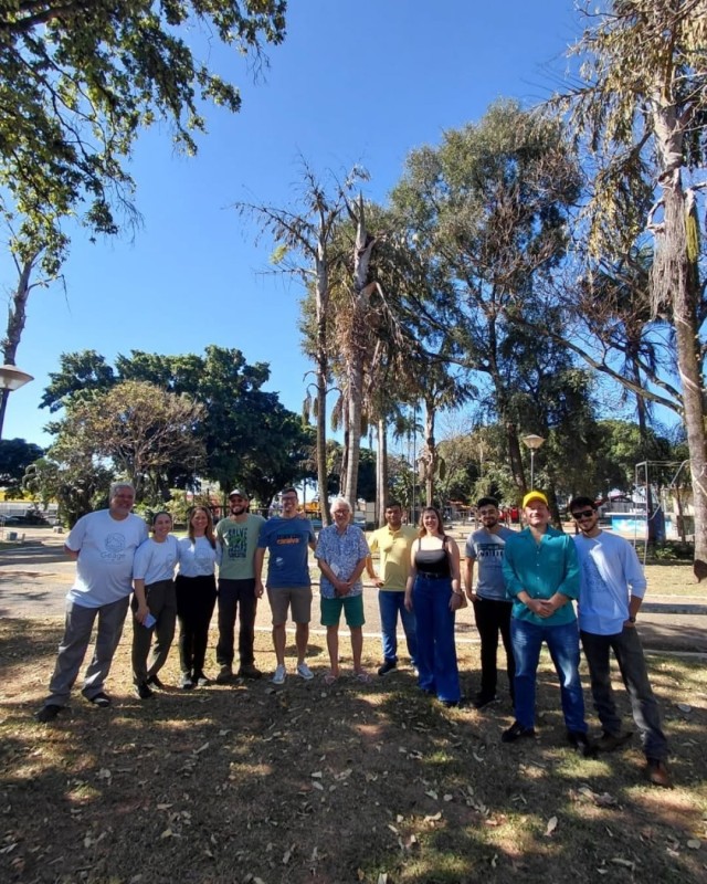 Praça Carlos Sampaio Filho passará por renovação arbórea com plantio de 89 novas árvores