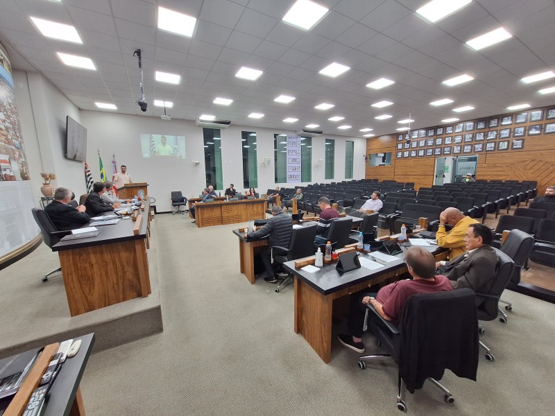 Câmara tem 5 projetos para votação nesta segunda-feira