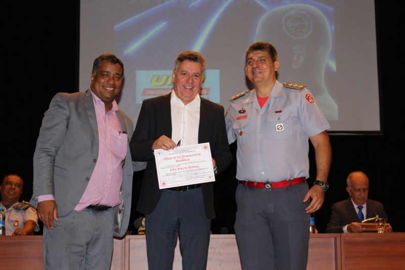 Prefeito é homenageado pelo 20º Grupamento de Bombeiros