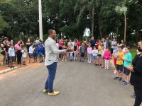 Participaram crianças da catequese, familiares, membros e o padre da Paróquia