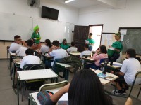 Iniciativa conta com os próprios alunos auxiliando na limpeza e organização da instituição